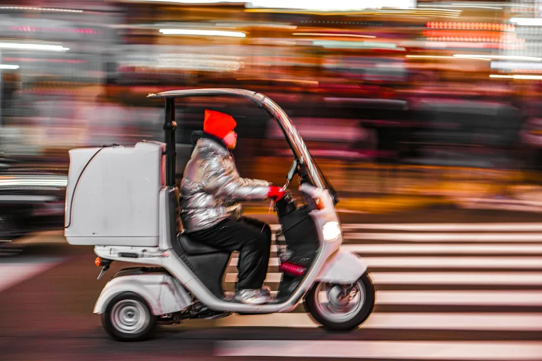 企事业单位日用品批发渠道选择：线上采购与线下供应的协同策略分析